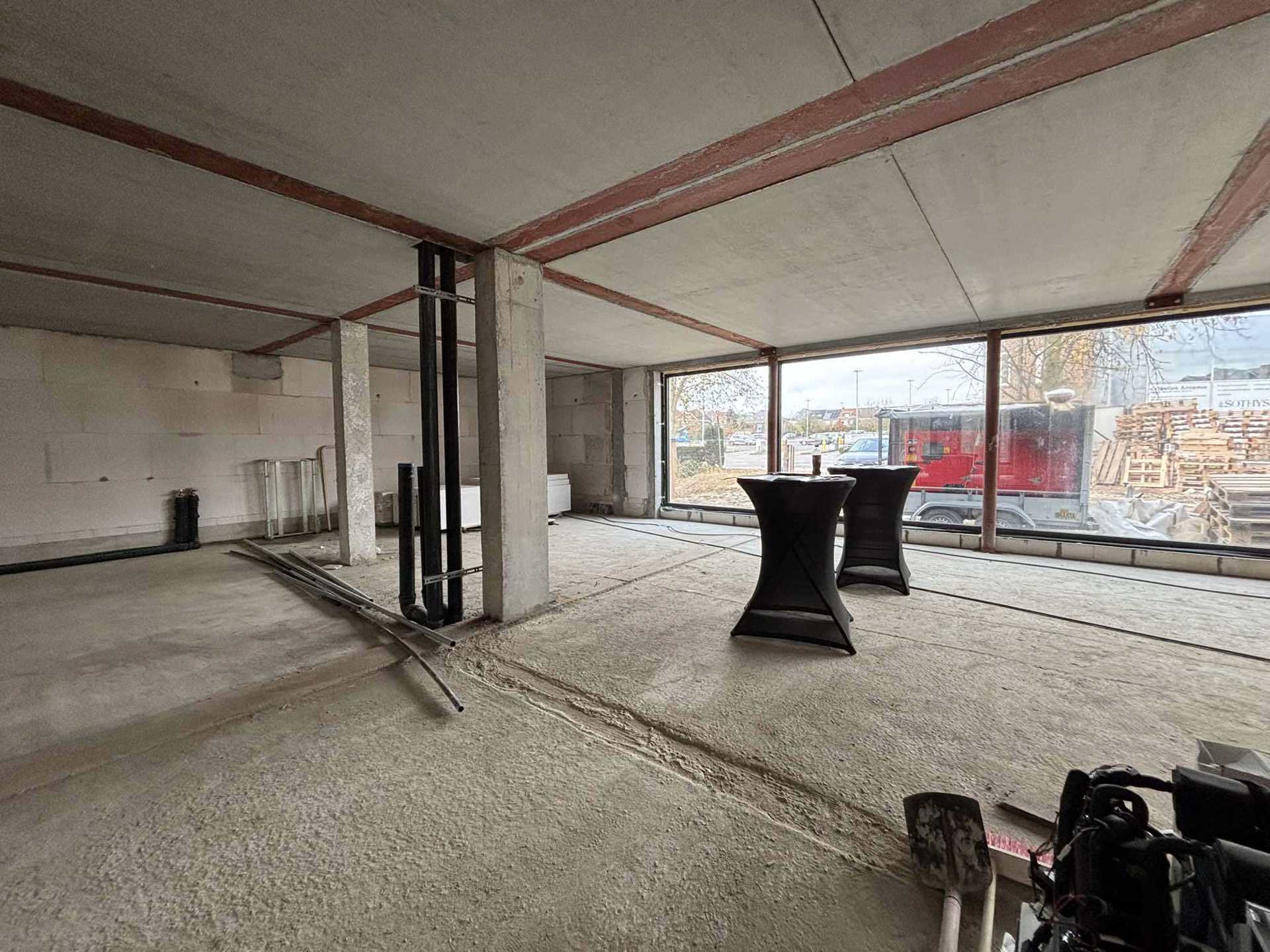 Nieuwbouw handelsruimte op commerciële toplocatie - foto 5