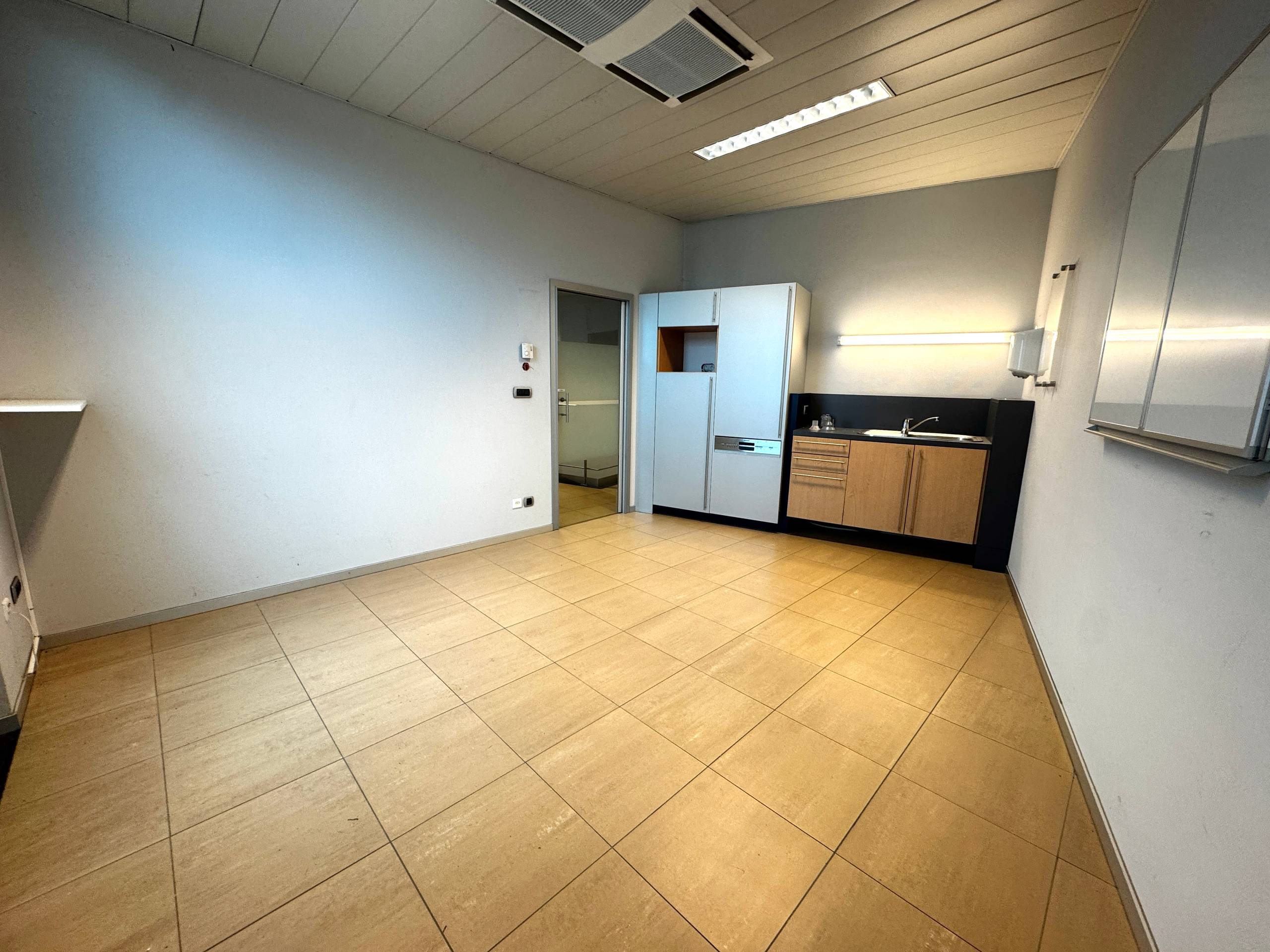 Moorsele - Handelspand met veel mogelijkheden op 887m² - foto 5