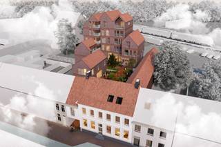 INDELING VAN DE WONING<br /><br />GELIJKVLOERS<br /><br />- Inkomhal- Toilet- Trap naar boven- Berging- Bureelruimte<br />EERSTE VERDIEP<br /><br />- Hal met trap naar boven- Leefruimte met open keuken- 2 slaapkamers- Apart toilet- Badkamer<br />TWEEDE VERDIEP<br /><br />- Nachthal- 1 slaapkamer- Berging<br />Optioneel kan er ook een parkeerplaats worden aangekocht (toegankelijk met autolift). <br /><br />Ook zijn een aantal stallingsplaatsen voor een bakfiets te koop.