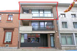 Ruim appartement met 2 tot 3 slaapkamers, rustig gelegen in het midden van de stad, alles op wandelafstand. Recent opgeknapt en aangepast aan...