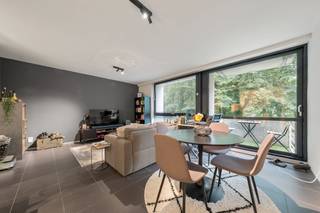 This charming, ready-to-move-in one-bedroom apartment on the first floor is part of a small-scale and quiet residence designed by Govaert &...