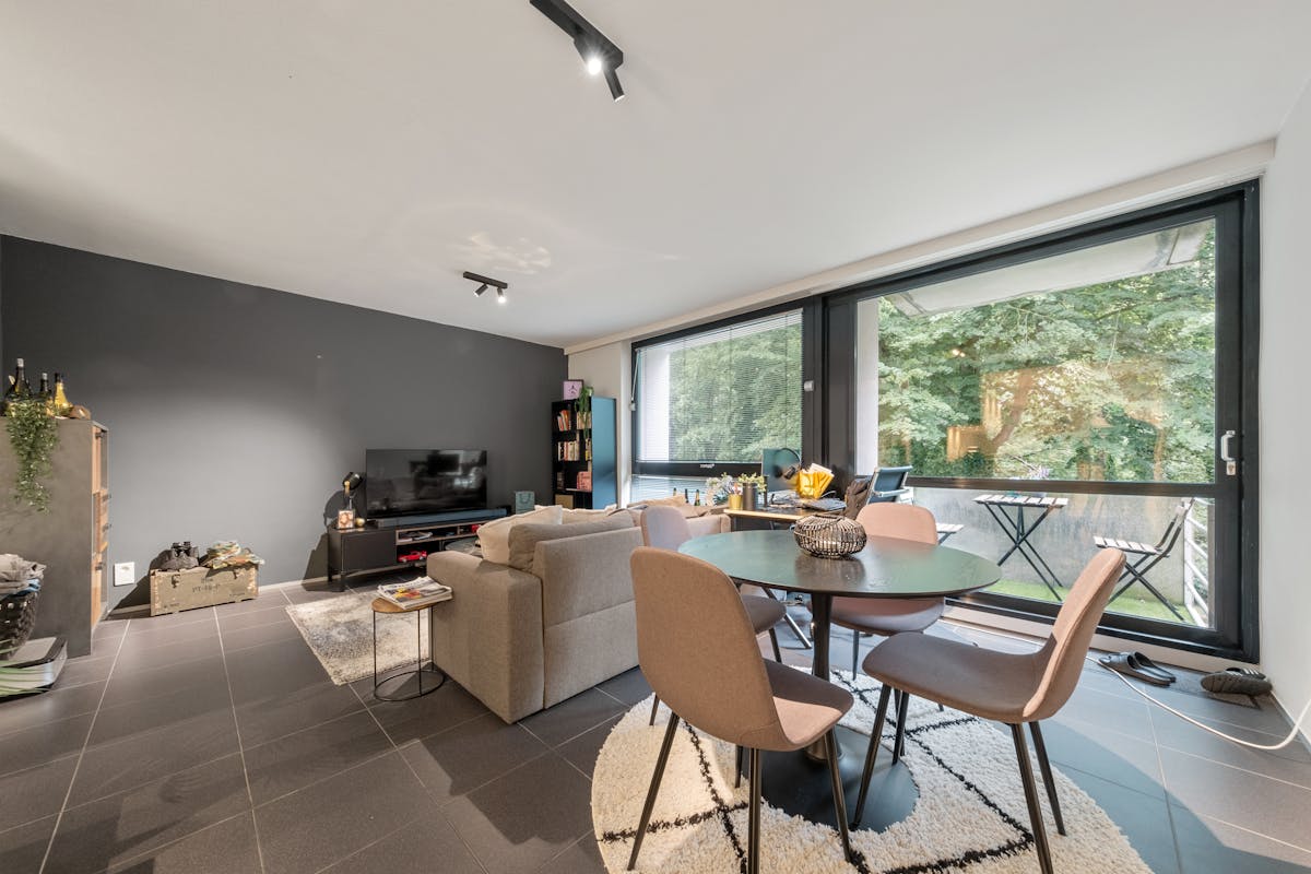 Ready to move in one bedroom apartment with garage for sale - photo 1