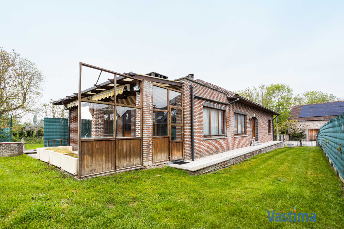 Ruime halfopen bungalow met grote kelder, 3 slaapkamers en zonnige tuin - foto 5