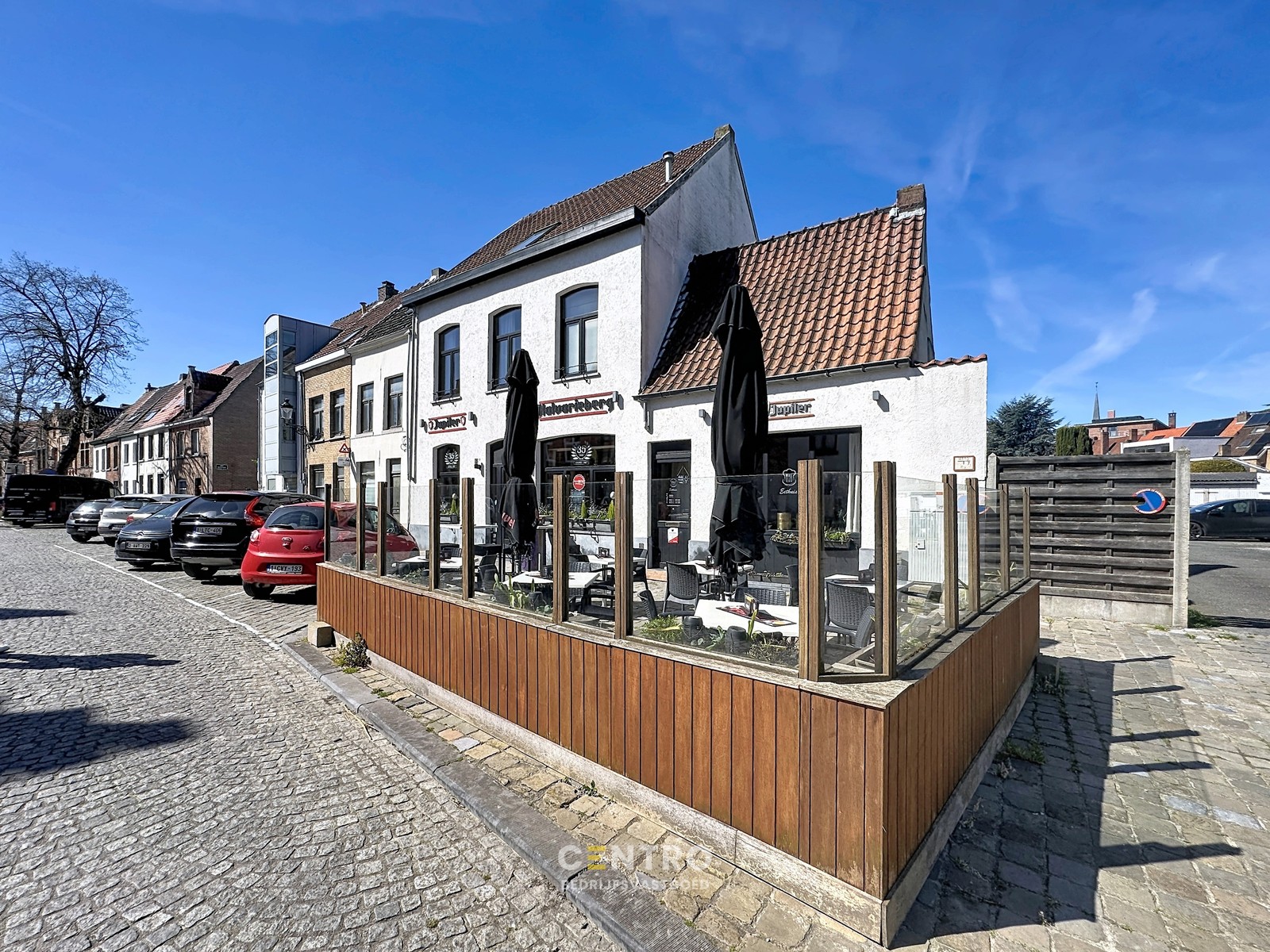 Unieke horecazaak te koop mét woongelegenheid (3 slpkms) en buitenterras in het toeristische hart van Brugge! - photo 3
