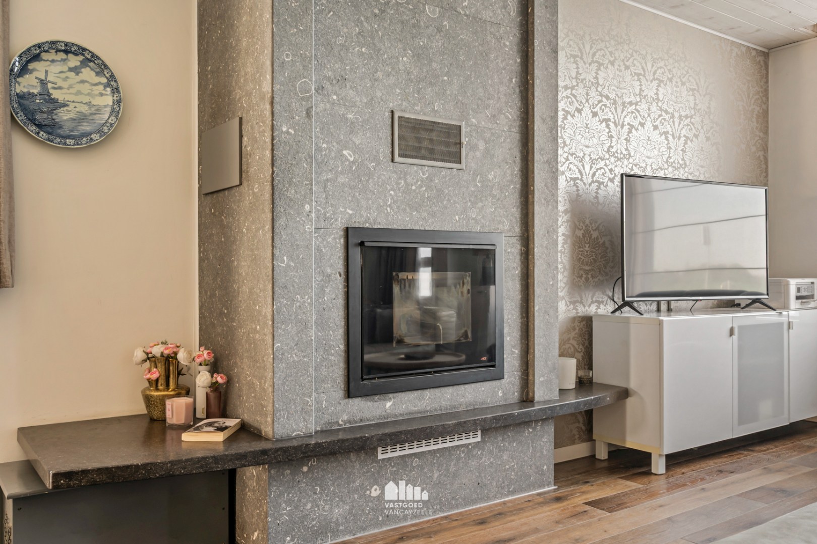 Instapklare halfopen woning met 5 slaapkamers, dubbele garage en zonnige tuin in Komen-Waasten. - foto 5
