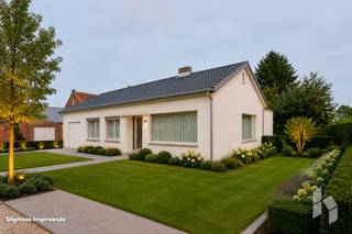 Gelijkvloerse woning (128m²) met 3 slaapkamers, garage en veranda op perceel van 817 m².<br />Deze levensloopbestendige woning is landelijk gelegen in een rustige straat, doch vlakbij de invalswegen.<br />Ze heeft een zeer grote veranda die uitgeeft op de tuin met zicht op weiland achteraan.<br />Een extra troef van deze woning is dat er géén renovatieplicht is. Er is Cv op gas en het dak werd eerder vernieuwd en geïsoleerd.<br /><br />INDELING:<br />Inkomhal, leefruimte in L-vorm met haard, keuken, veranda, berging, nachthal, drie slaapkamers, badkamer en ruime garage met wasplaats.<br />De geïsoleerde bergzolder is bereikbaar met vlizo-trap.<br /><br />Uw bezoek meer dan waard!