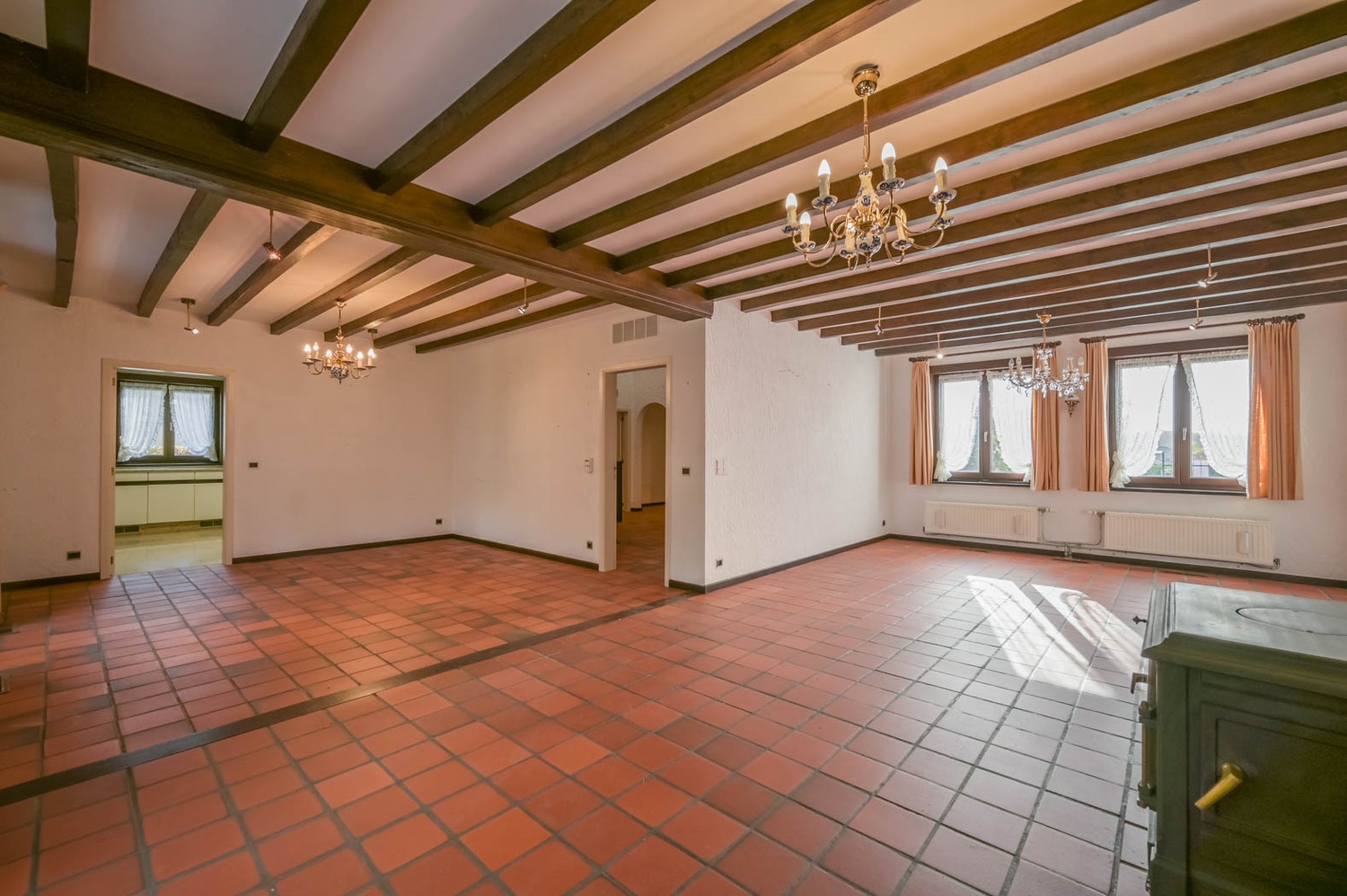 Karaktervolle alleenstaande woning met uitzonderlijke ruimte en prachtige tuin - foto 4