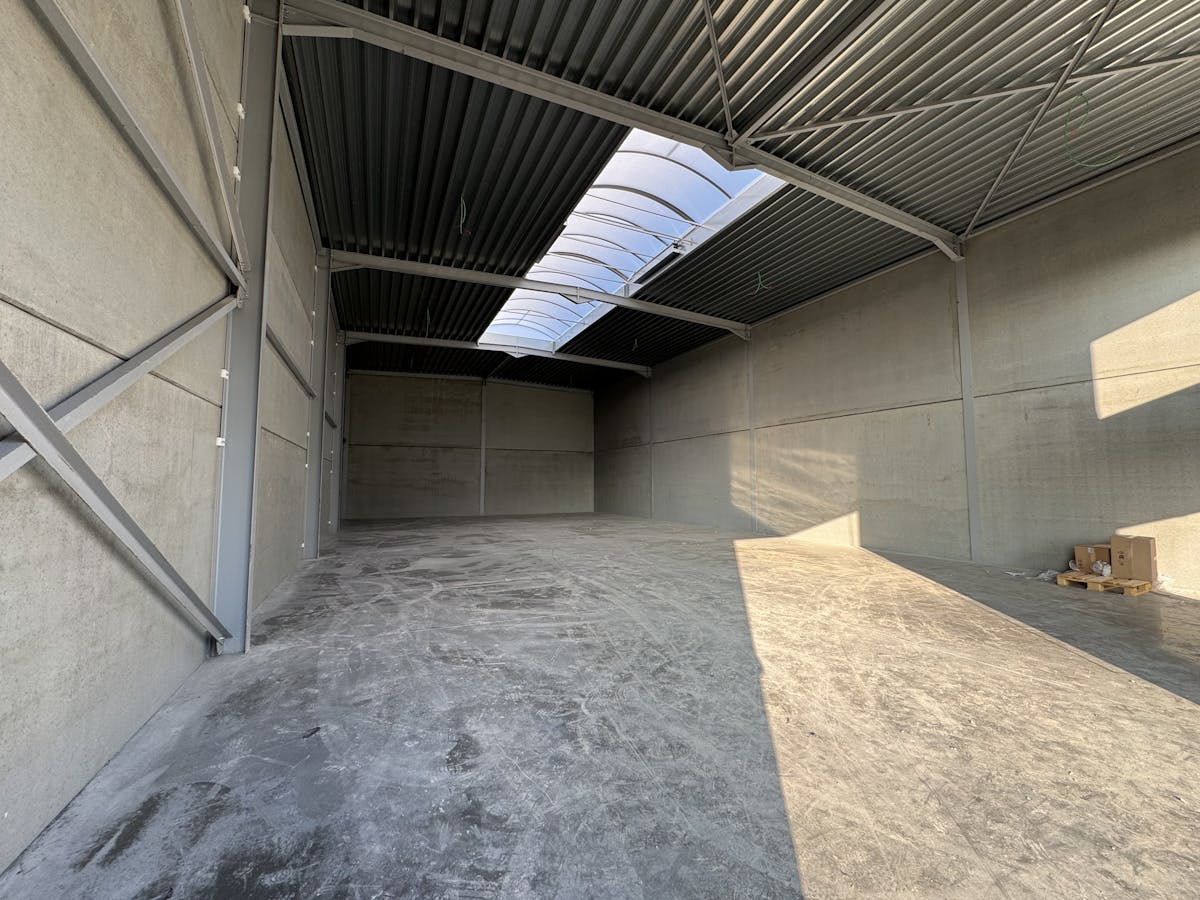 Unité PME récemment construite d'environ 280 m² dans un emplacement privilégié dans une zone artisanale d'Oudenburg. - photo 4