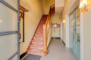 Deze te renoveren woning, gelegen aan Bosstraat 98 in Ternat, biedt een uitstekende opportuniteit voor wie op zoek is naar een woning met...