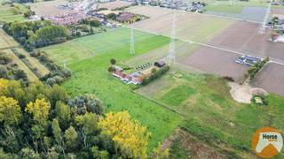 DEINZE - Landbouwwoning met drie bijgebouwen op ruim perceel.In een rustige straat in Deinze bevindt zich deze authentieke landbouwwoning met een...