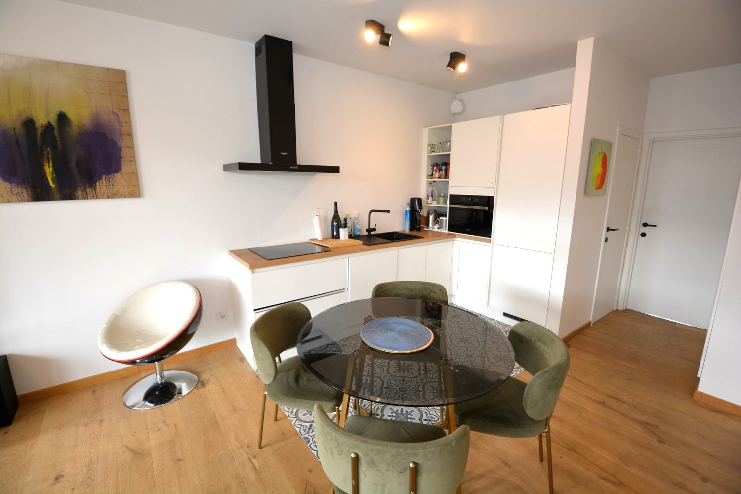 GERENOVEERD APPARTEMENT MET 2 SLK EN 2 RUIME TERRASSEN! - foto 4