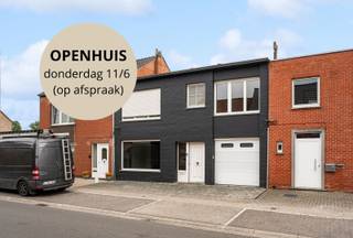 Bent u op zoek naar een verrassend ruime gezinswoning met garage, tuin en een uitstekende ligging in Assebroek? Dan verdient deze instapklare...