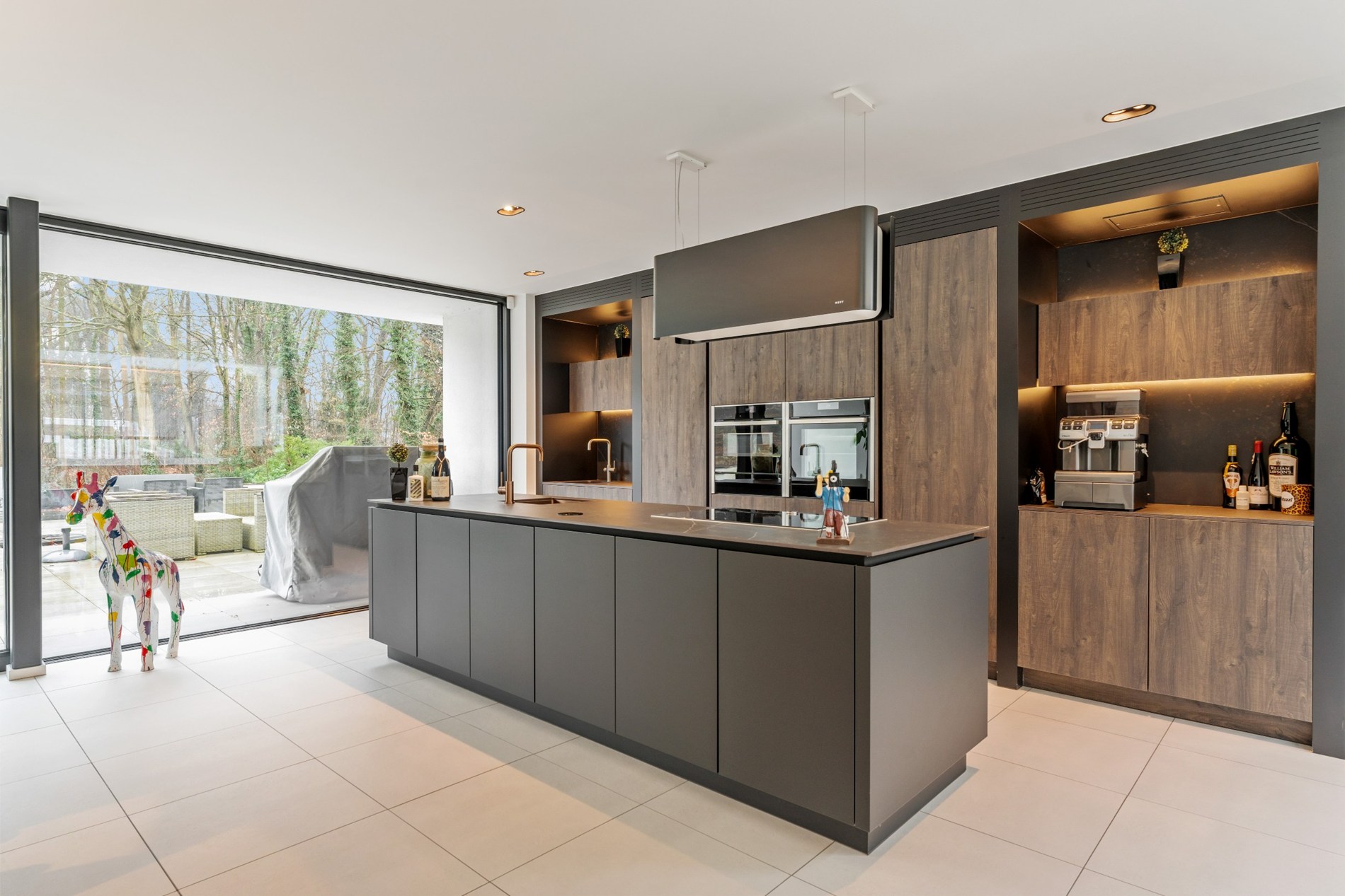 Energiezuinige building met 2 appartementen, handelsruimte en ondergrondse autostaanplaatsen in Diepenbeek - foto 5