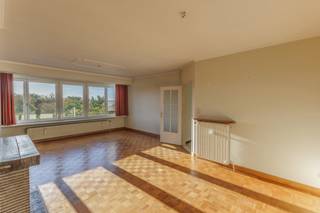 Bright apartment with breathtaking viewsLocated on the 6th floor, this apartment offers stunning views of the city park and the center of...