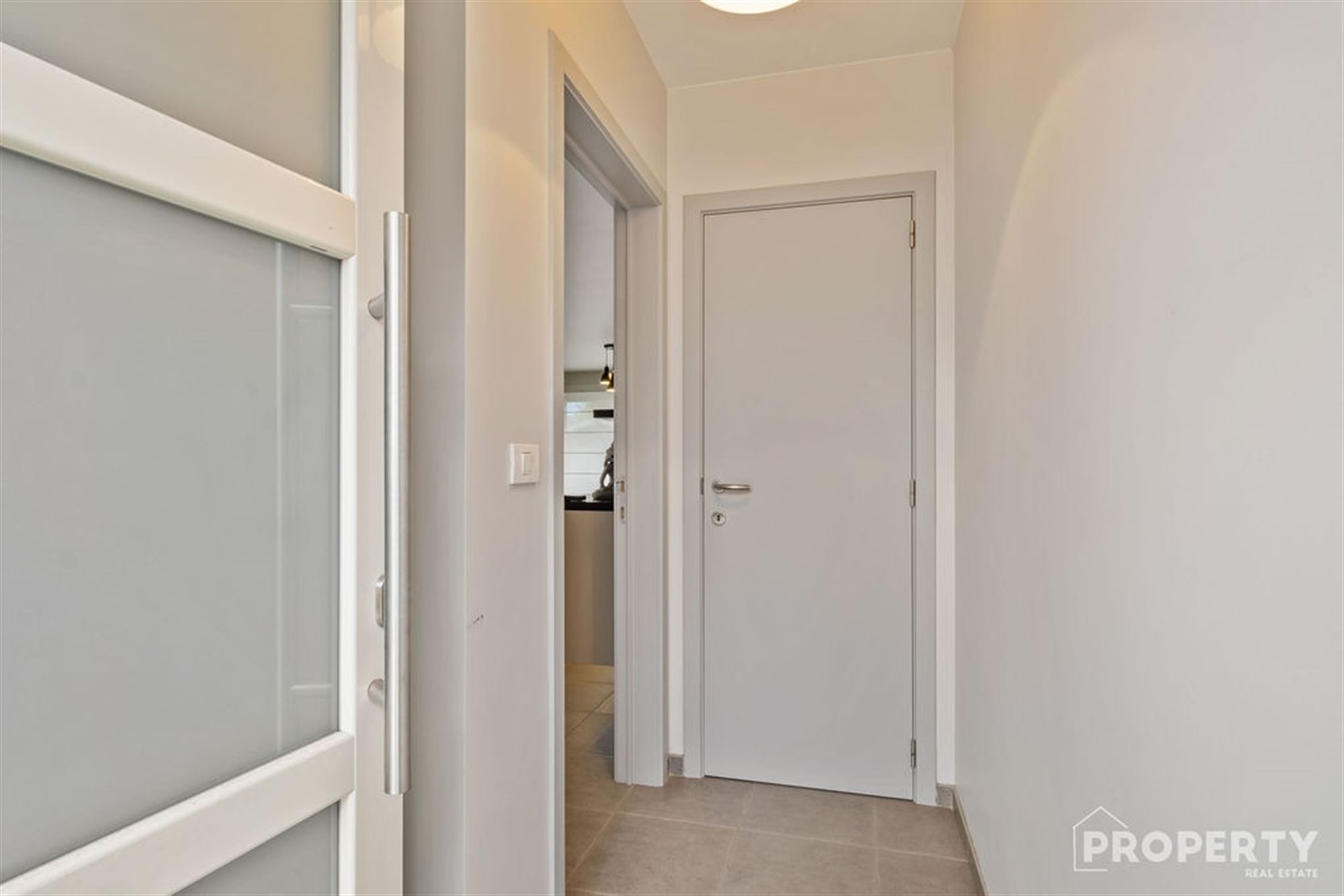 Halfopen instapklare woning in rustige buurt te Kuurne! - foto 3