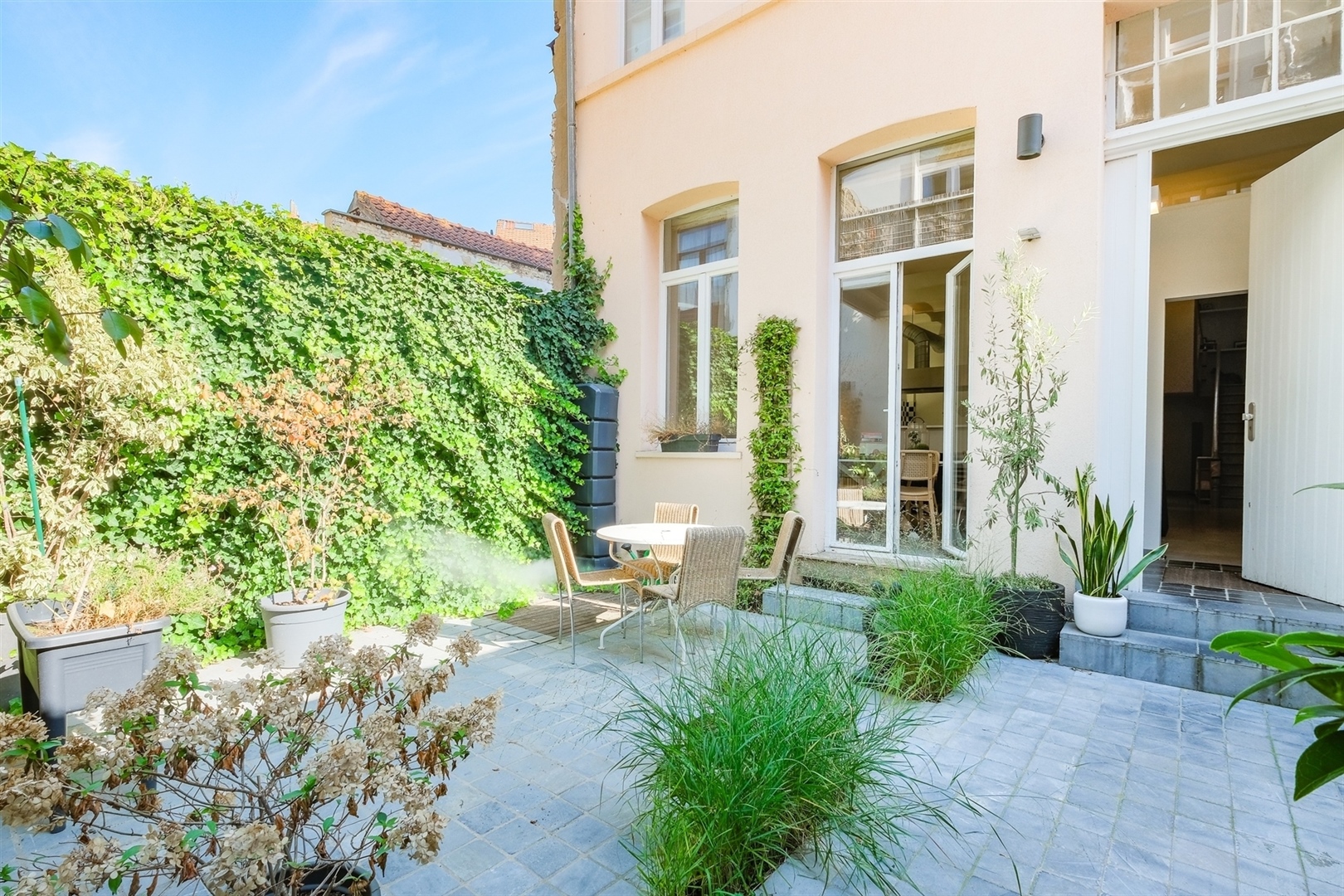 Rue de la Croix de Pierre ∣ Beautiful rear house with city garden - photo 2