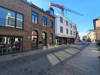 Heb je er genoeg van om thuis al je administratieve zaken voor je professionele activiteit te moeten uitvoeren? Wil je privé en werk liever iets...