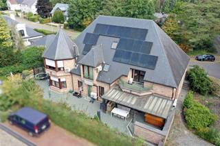  Exclusieve, instapklare villa met authentieke charme en moderne luxe Welkom in deze prachtig onderhouden villa, waar authenticiteit en hedendaags...