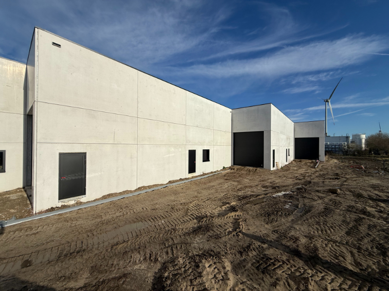 Nieuwbouw KMO-unit 380 m² + 107 m² kantoor op topligging in Evergem - foto 1