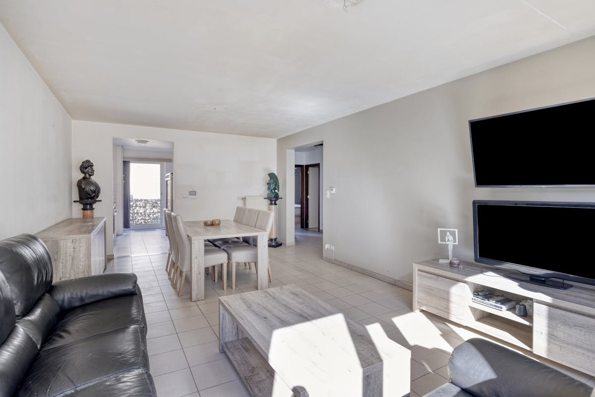 Op te frissen 2-slaapkamer appartement op toplocatie in Hasselt - foto 5