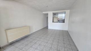 Dit appartement is gelegen in het bruisende gedeelte van Oostende tussen zee, haven en stadsleven.Instapklaar appartement op de gelijkvloerse...