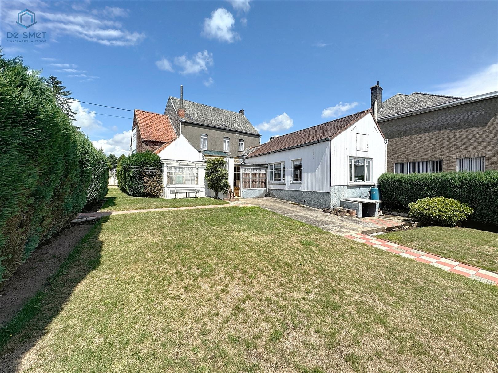 Te renoveren woning met 4 slpks, garage & prachtige tuin vlak aan station Lierde - foto 4