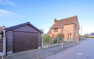 Te renoveren alleenstaande woning op 648m². In de Voetbalstraat te Veurne bevindt zich deze open bebouwing op een ruim perceel van 648 m². De...