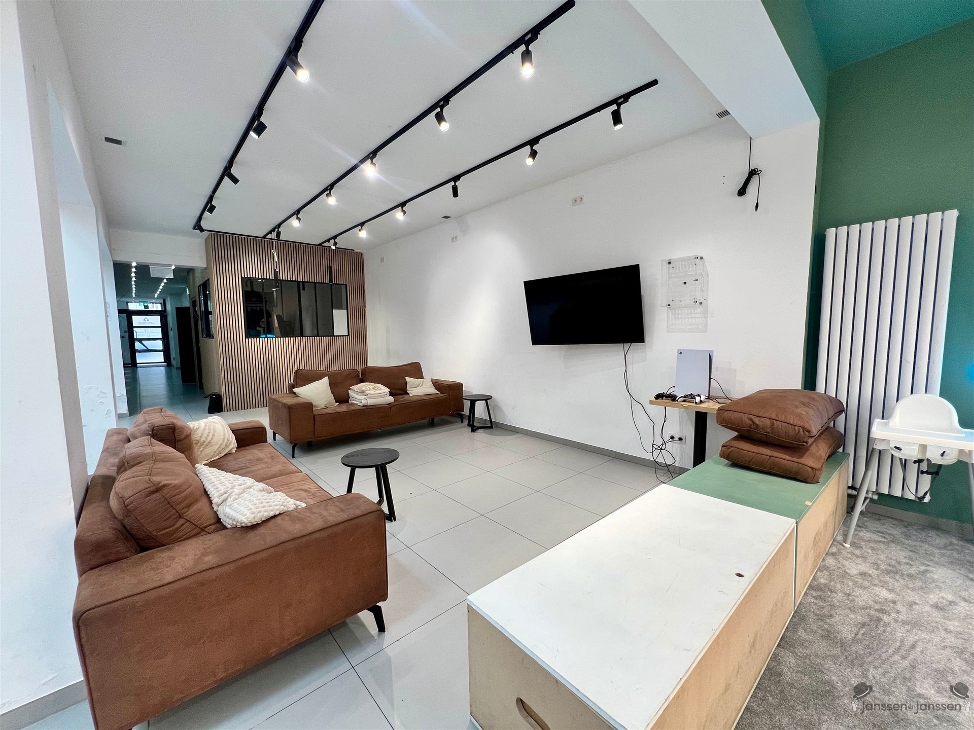 Bedrijfspand met multifuncitionele ruimtes - foto 4