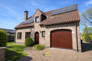 Charmante gezinswoning op toplocatie in AchterbroekLiggingDeze charmante woning bevindt zich op een uitstekende locatie in Achterbroek, met scholen,...