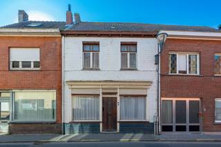 LiggingGelegen in het hart van het pittoreske Boekhoute biedt de Weststraat 16 een ideale combinatie van bereikbaarheid en de charmes van een...