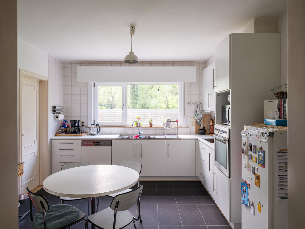 Vrijstaande woning (bew. opp 179m2) met 4 slaapkamers op perceel van 779m2 te Sint-Denijs-Westrem. - foto 5