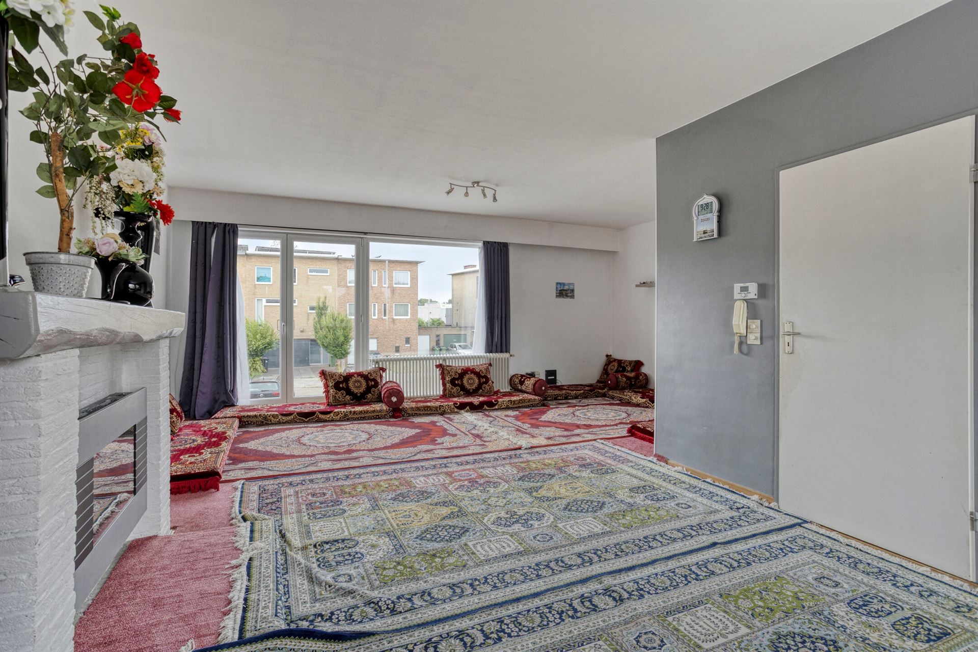 Ruime woning met 5 slpks, grote tuin en garage - foto 2