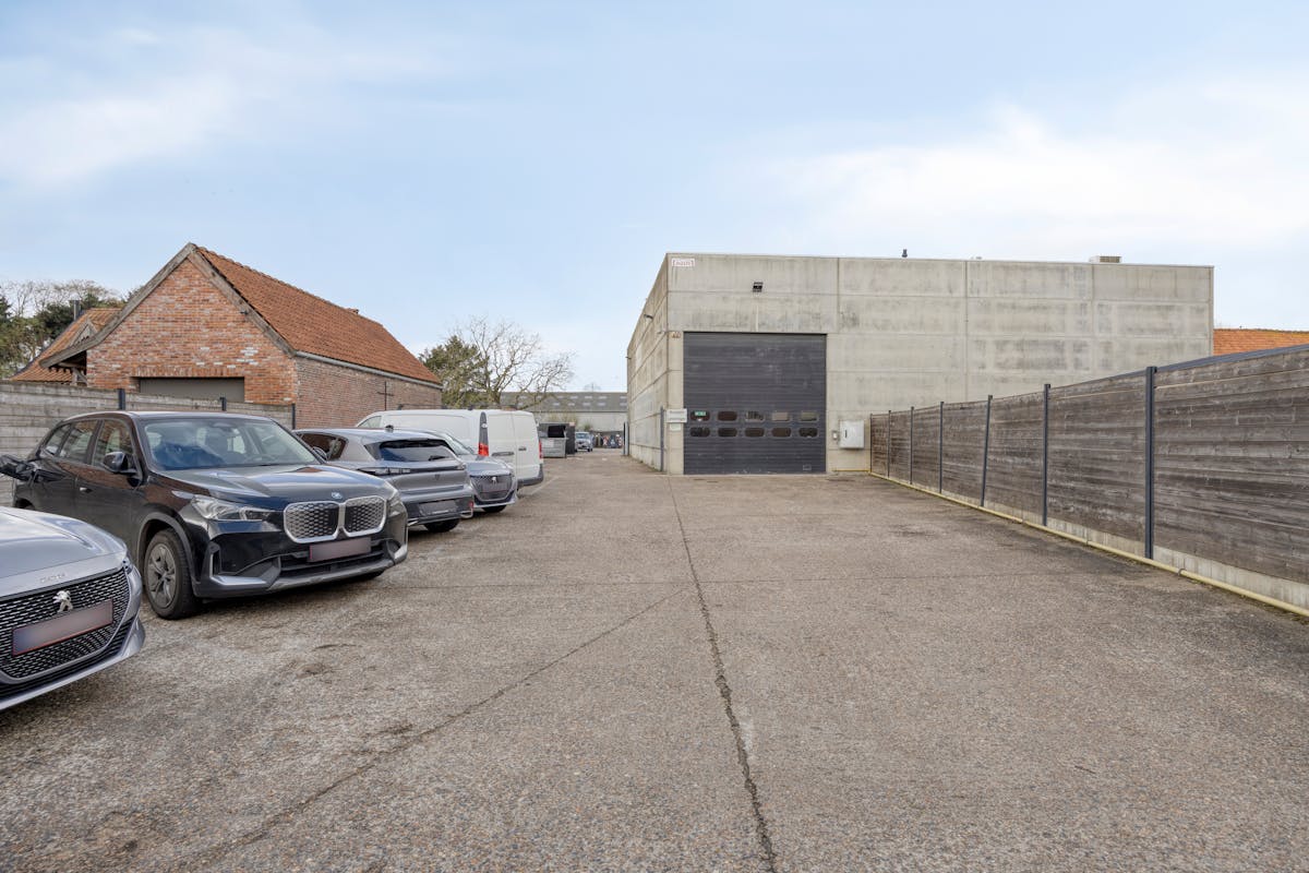 Magazijn (487 m²) met kantoor te koop in Moerbeke-Waas - foto 2