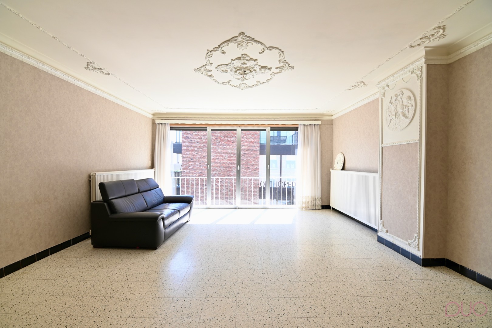 Bel-etage woning met twee slaapkamers en onderliggende garage van ca. 100m2 - foto 2