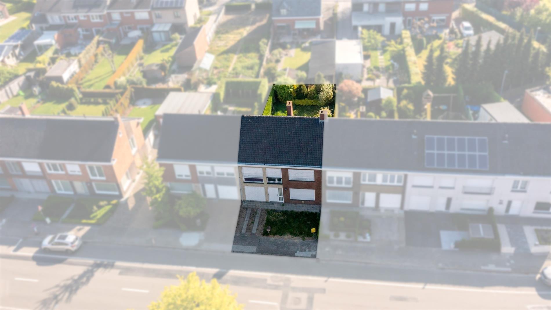 Te renoveren gezinswoning met 4 slaapkamers in het centrum van Tielt - foto 3