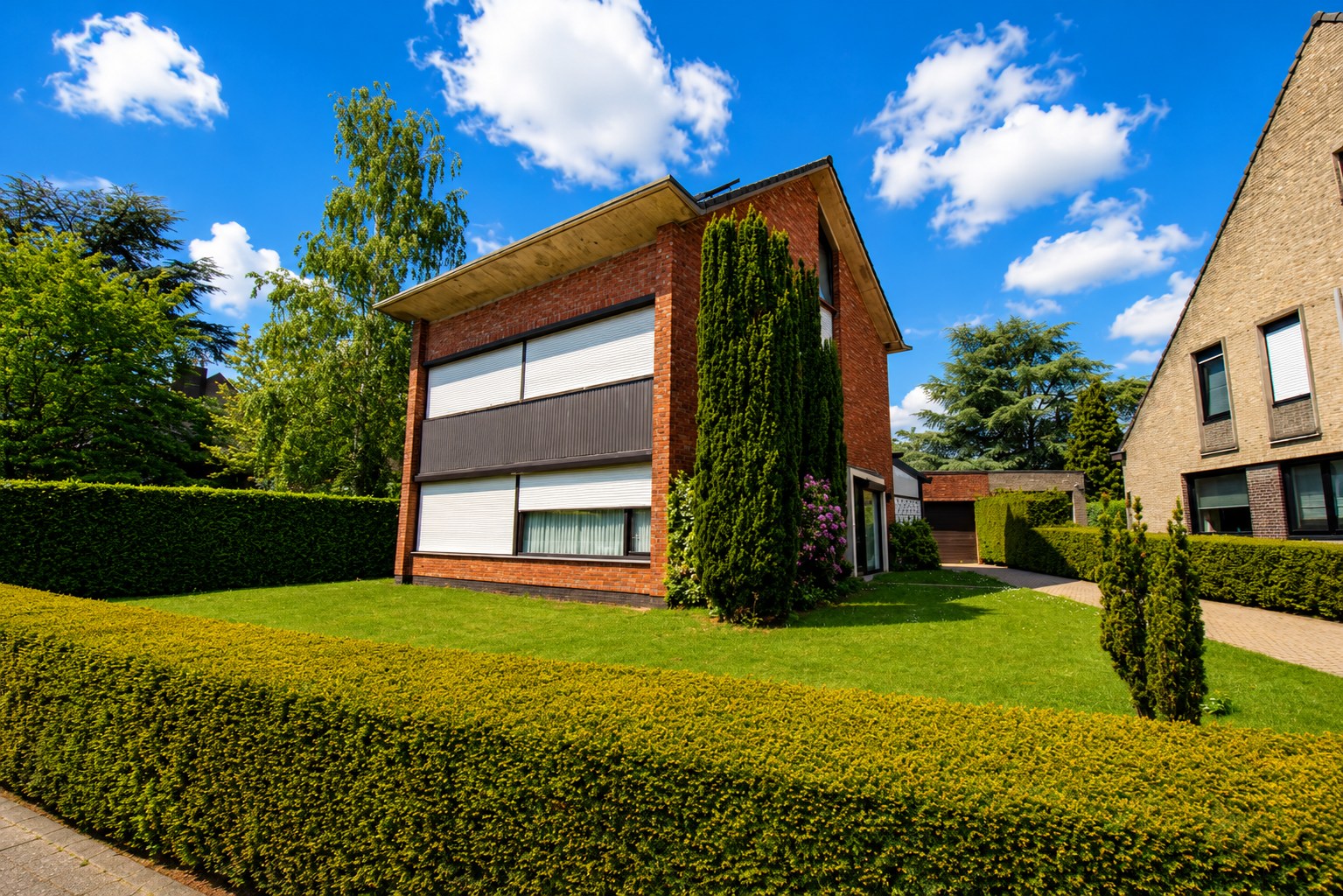 House for sale in Sint-Niklaas with 6 bedrooms - photo 2