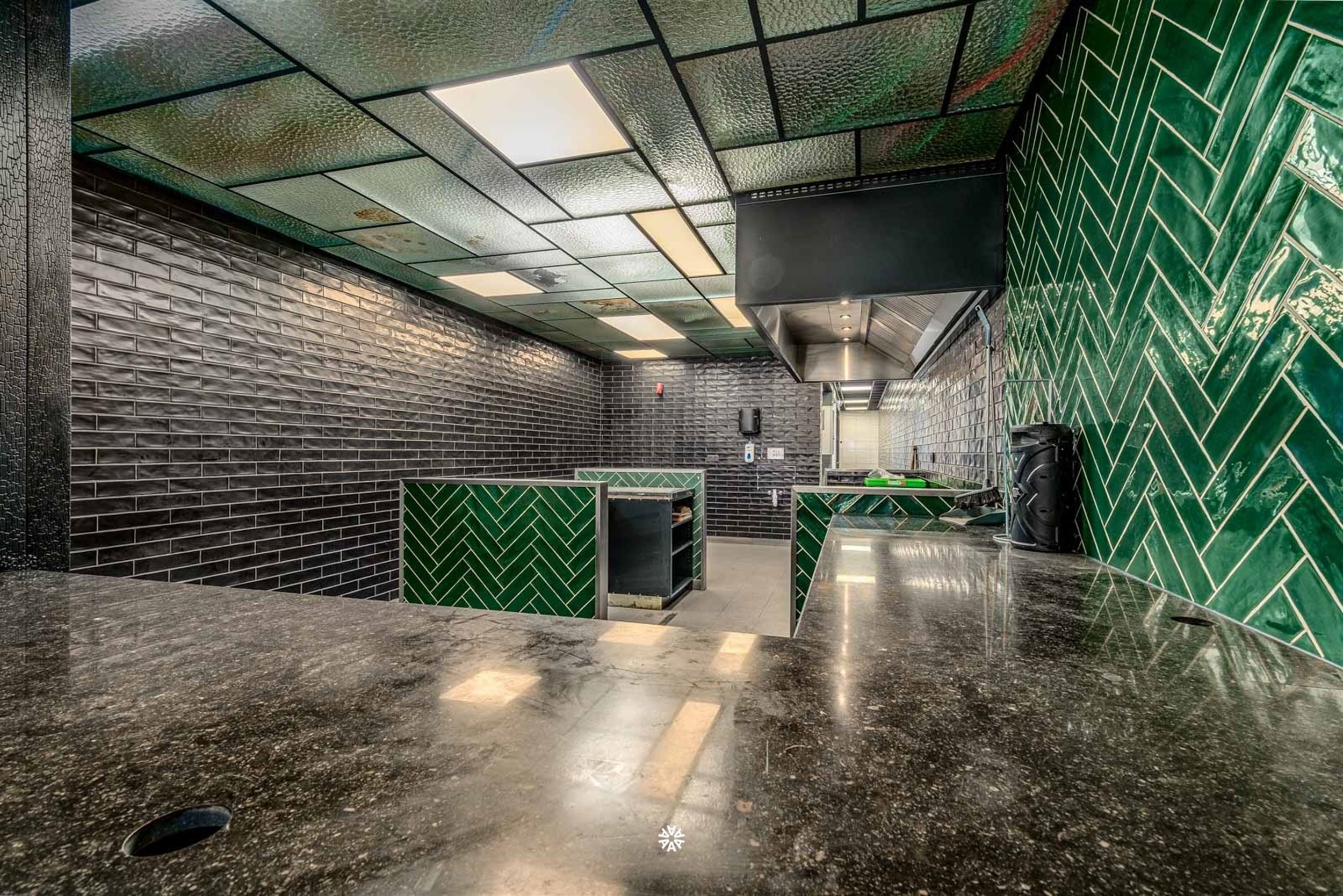 Immeuble commercial charmant et entièrement rénové sur Houtbriel à Sint-Niklaas - photo 4