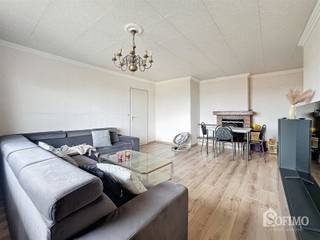 Lichtrijk 2 slaapkamer appartement (75 m²) met zeer groot terras op een boogscheut van het centrum en station Roeselare Indeling : inkom, lichtrijke...