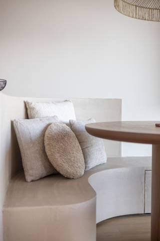 De Panne – Volledig gerenoveerd penthouse met 30m² terras en frontaal zeezicht Ontdek dit luxueus gerenoveerde penthouse op de 9de verdieping van de...