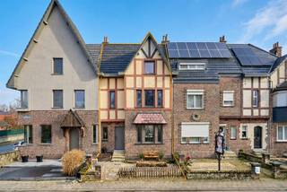 Welkom in deze prachtige herenwoning in Leopoldsburg ! Met maar liefst 6 (!!) slaapkamers heeft u volop ruimte voor uw groeiend gezin, gasten of...