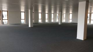 Offices for rent in Leuven with plenty of natural light. Known companies such as Aktiefinvest, Infrabel, Agricord and others have already established in this building. Very easily accessible by public transport and by car! Located at the ring of Leuven and a 3-minute walk from Leuven station! Parking available at € 1200 / place / year.<br /><br />Available from 01/01/2027