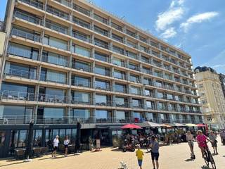Op het Strandplein zijn er buiten res. Los Angeles geen parkeerplaatsen. Met alle extra hoogbouw wordt het zeer moeilijk nog een parking te...