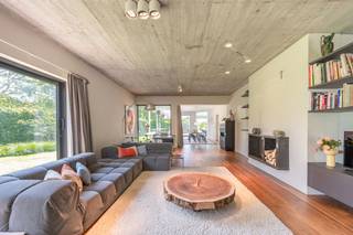 Compleet gerenoveerde villa op een residentiële ligging in Varsenare en op een ruim perceel van ca. 1200 m².De woning heeft indeling als volgt:...