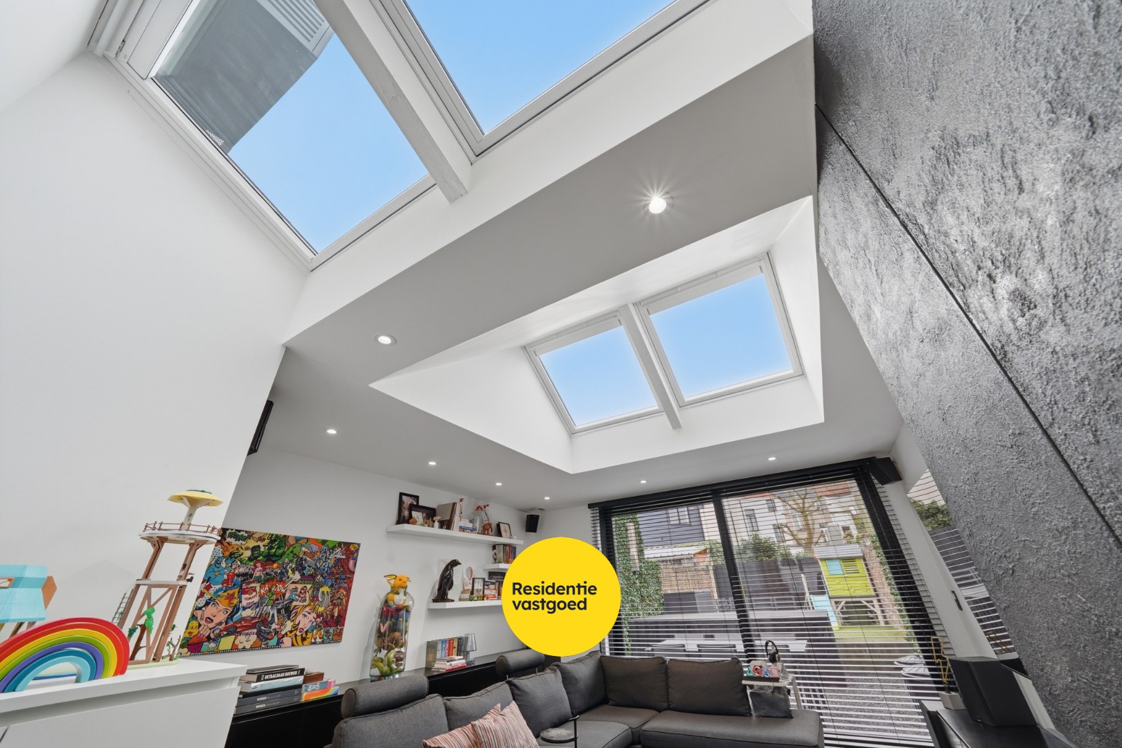 Volledig gerenoveerde woning met zonnige buitenruimte - foto 2