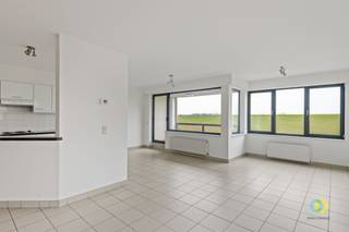 Grimbergen: Discover this spacious apartment (88m²) located on the second floor of a small building without elevator. Upon entering, you are...