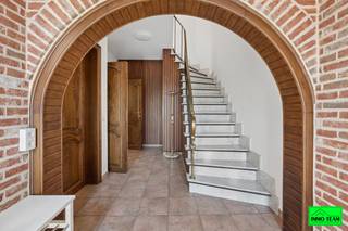 +++ Oude Muilenstraat 32, Liedekerke +++Gelegen in een rustige doodlopende straat in Liedekerke, vindt u deze charmante en gedeeltelijk vernieuwde...