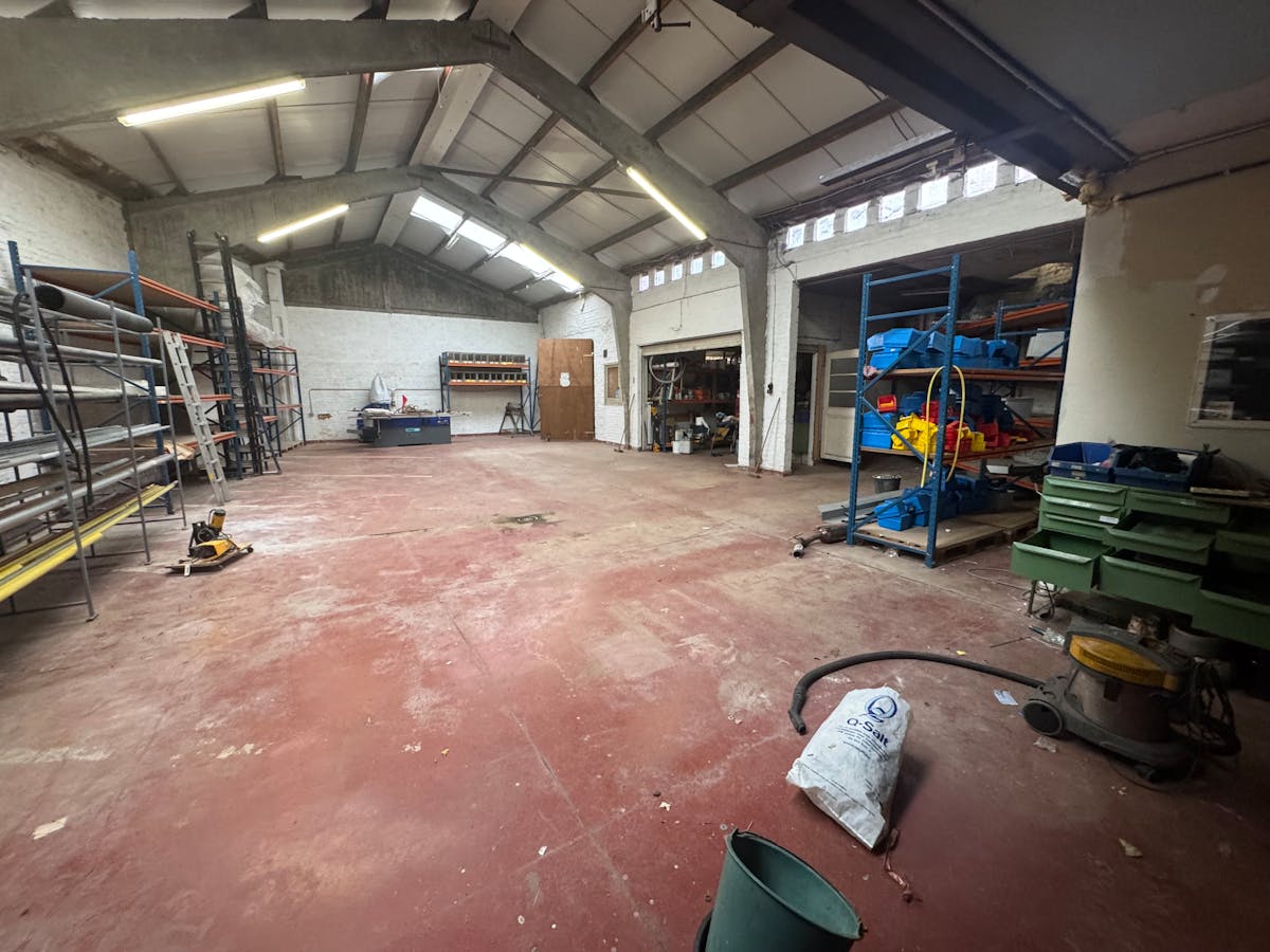 Te huur: Praktische opslagruimte (250m²) in Oostende - foto 3