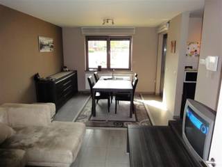 Dit gelijkvloers appartement is gelegen in Park Ekkelgarden, op fietsafstand va het centrum van Hasselt! Het openbaar vervoer, winkels, scholen,...