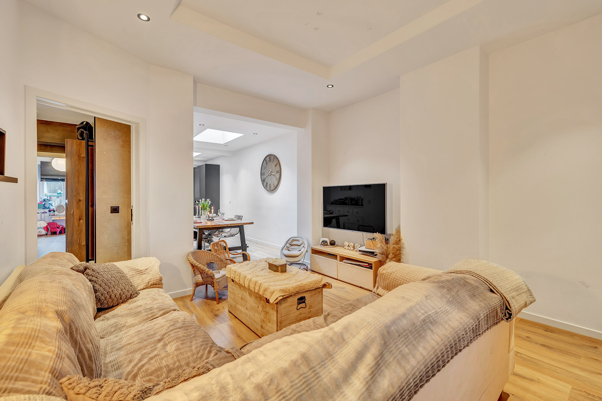 Gerenoveerd appartement - 2 slpk en ruim terras te Molenbeek - foto 5