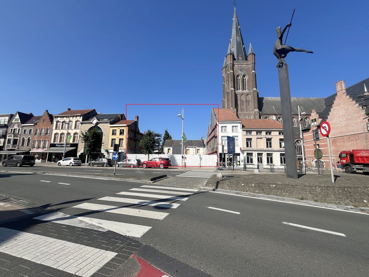Projectgrond te koop aan de Markt van Eeklo! - foto 1